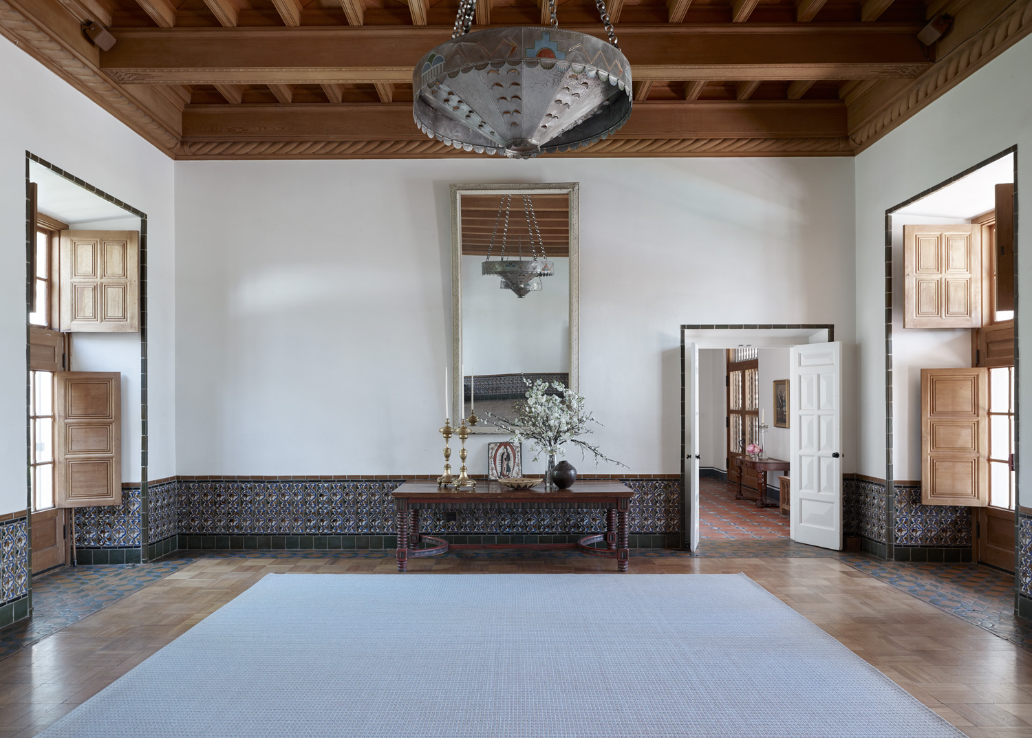 Merida_rugs_entryway_gallery_Bonpoint-Pebble